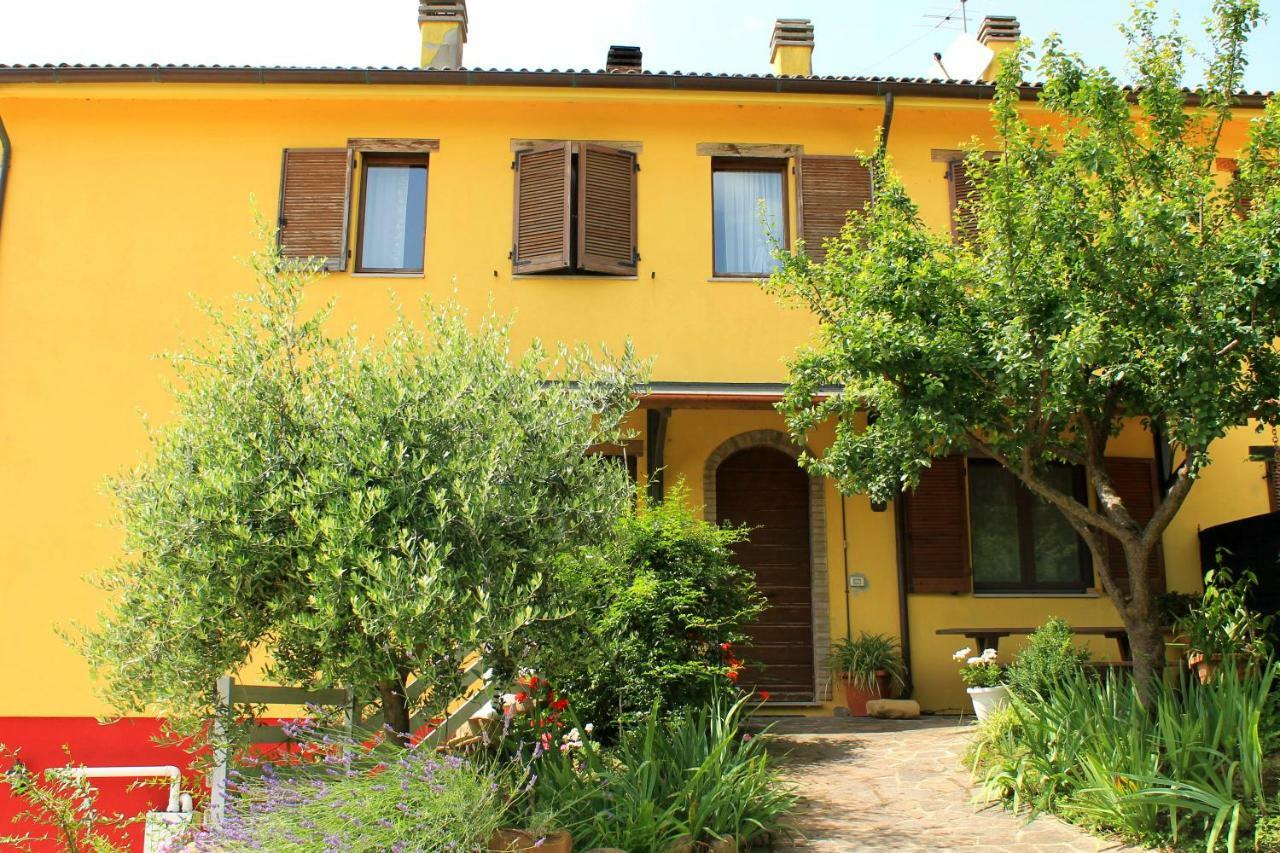 La Rupe Del Falco Monteciccardo Exterior photo